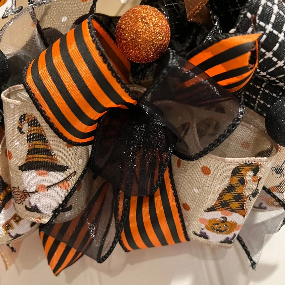 13 inch Halloween Ribbon Wreath Black & Linen Gnome MW11